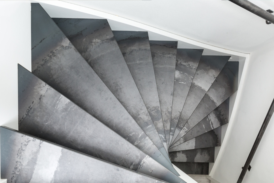 Stalen trap: een knap staaltje design in je interieur