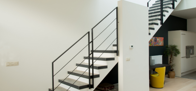Je trap renoveren met leren bekleding: stijlvolle en duurzame keuze