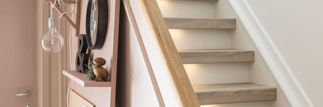 traprenovatie-kosten-houten-trap-san-diego-oak-header-desktop-1112x371.jpg