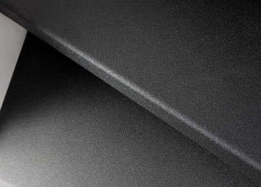Afl. 4: Solid Black