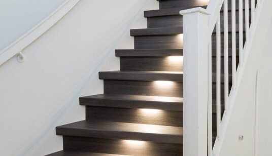 Haben Sie hilfebedürftige ältere Menschen zuhause? Machen Sie Ihre Treppe besonders sicher!