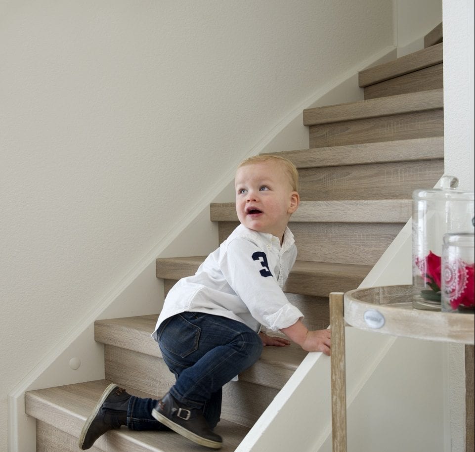 Sichere Treppe für Kinder: 5 Vorsichtsmaßnahmen