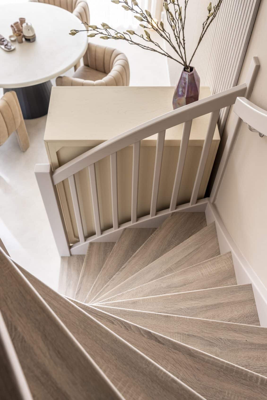Kosten traprenovatie – Upstairs Traprenovatie