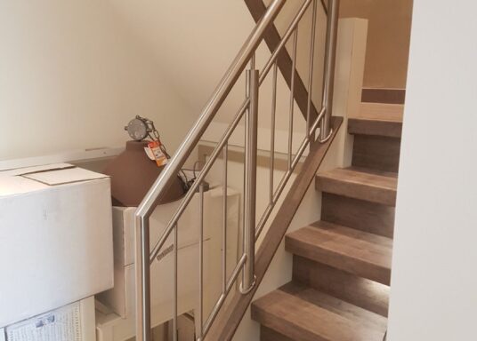 Trapleuningen en balustrades