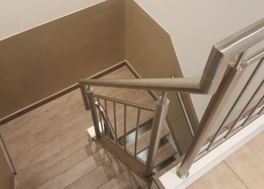 Trapleuningen en balustrades