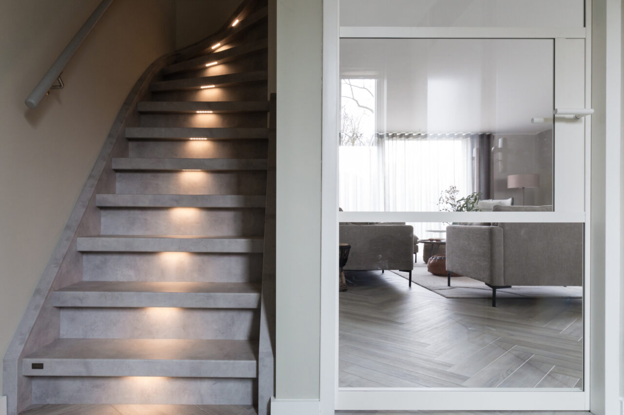 Is Upstairs duur? Het verschil tussen Upstairs en andere traprenovaties