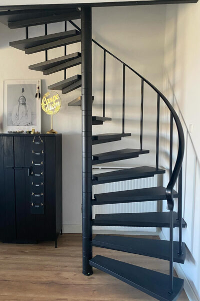 Wenteltrappen Voorbeeld Blue Ice Trapbekleding 400X600