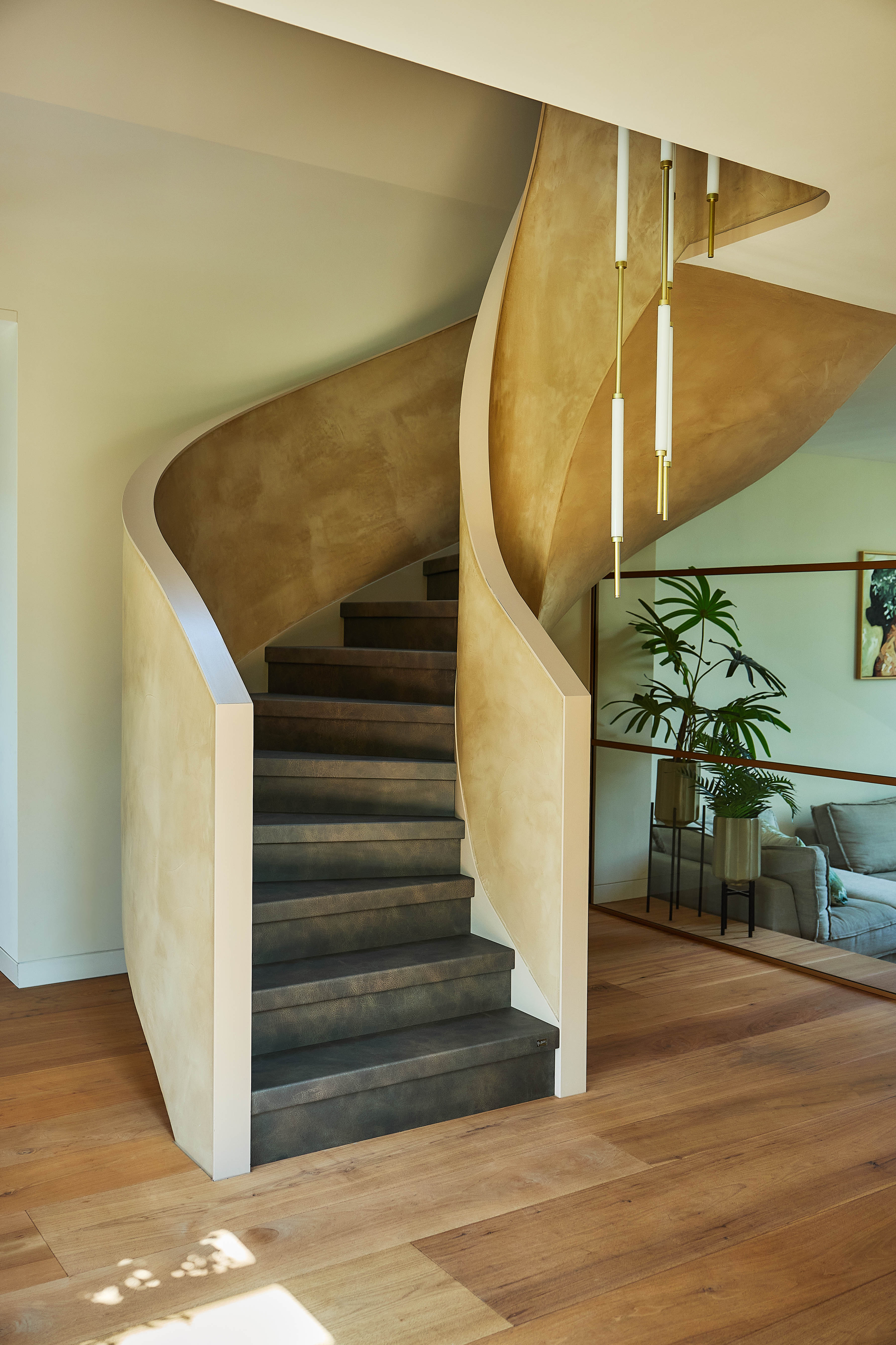 250508 Upstairs 40255