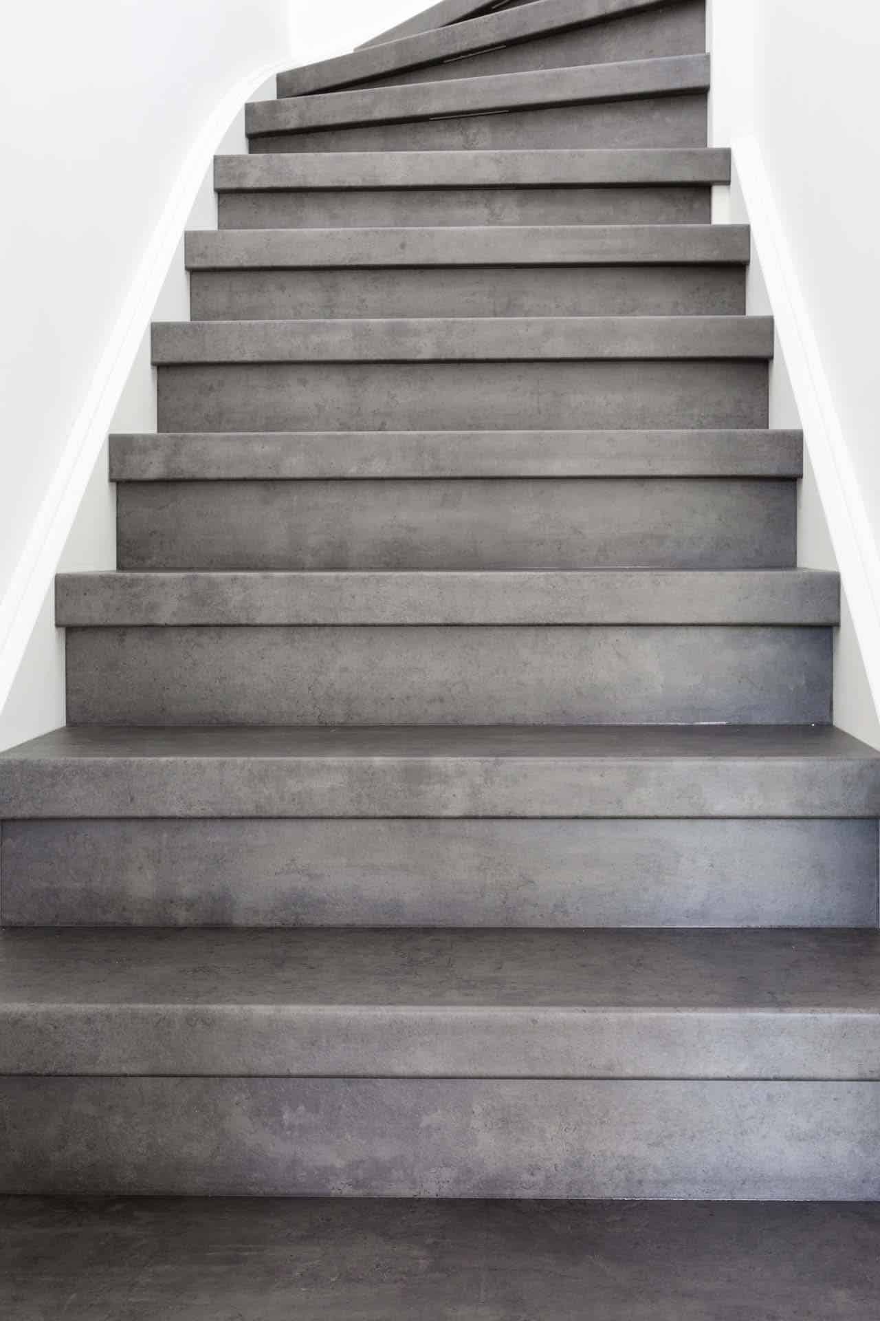 Dichte trap met Blended Cement decor & stootborden
