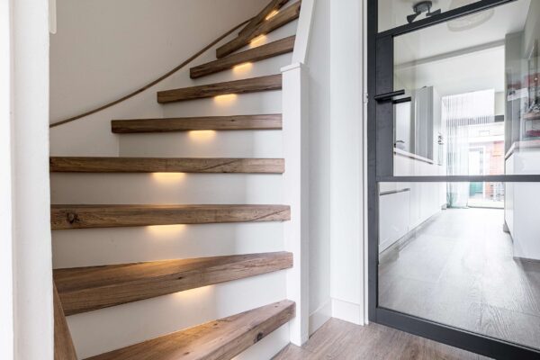 Upstairs traprenovatie