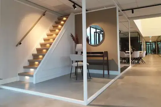 Showroom Hoogeveen Traprenovatie Headerfoto Mobiel 600X400.Jpg