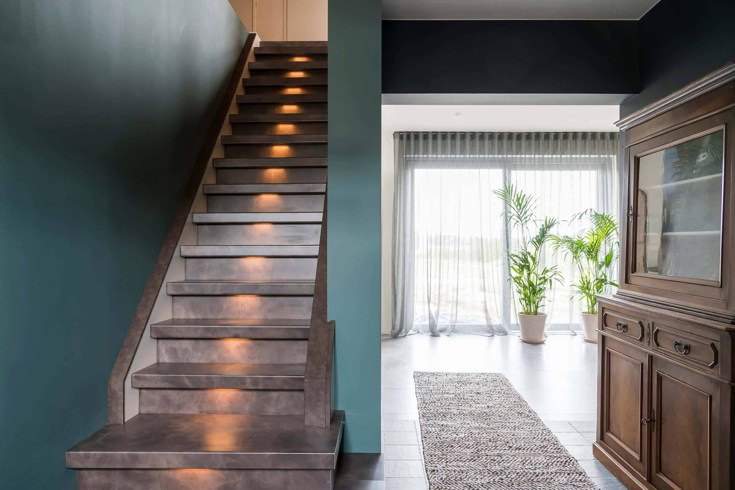 Upstairstraprenovatie Zij Afwerking Traponderdelen Afwerking Trede Led Verlichting Leather