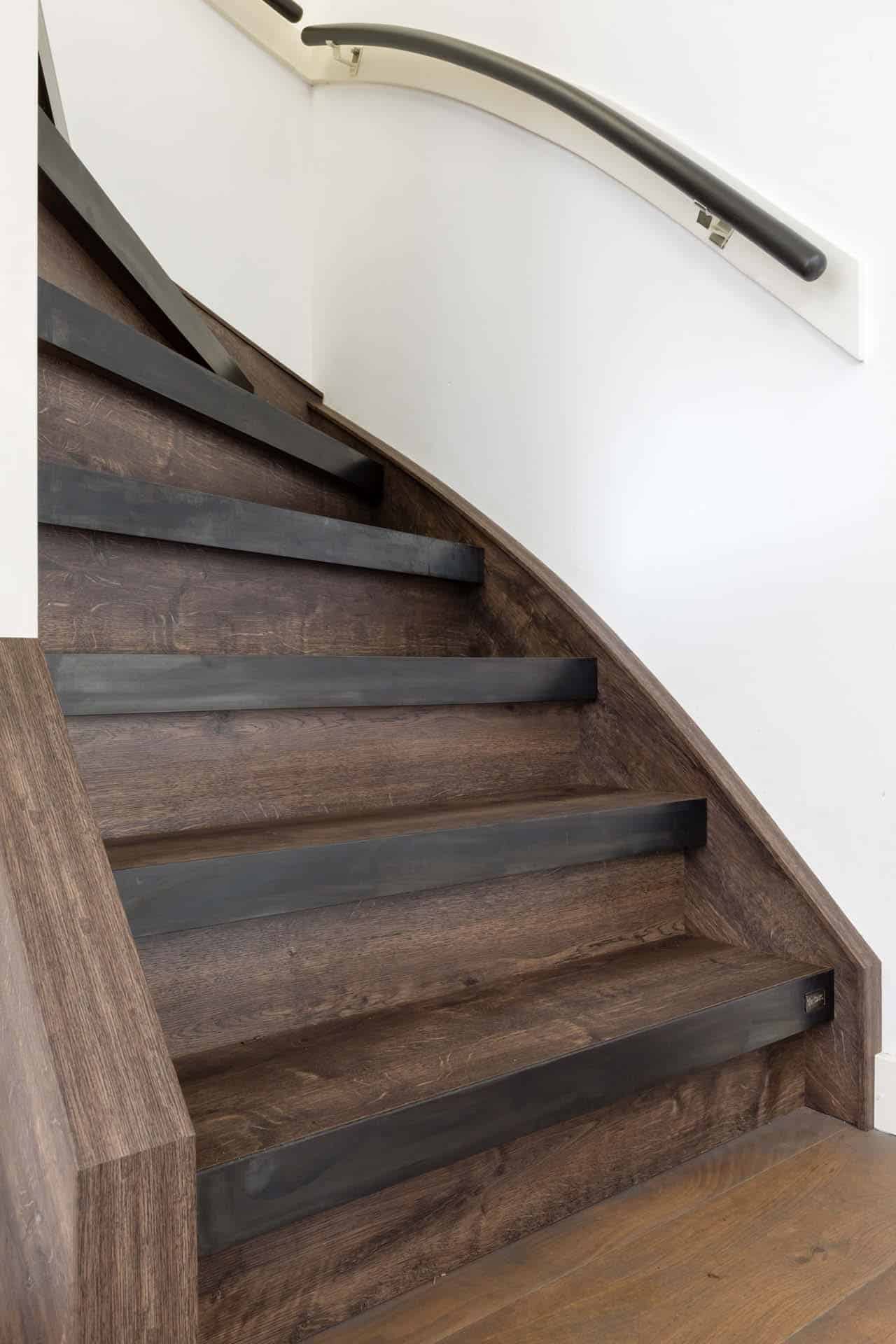 Upstairstraprenovatie Traponderdelen Dichte Trap Steeltwist Complex Oak