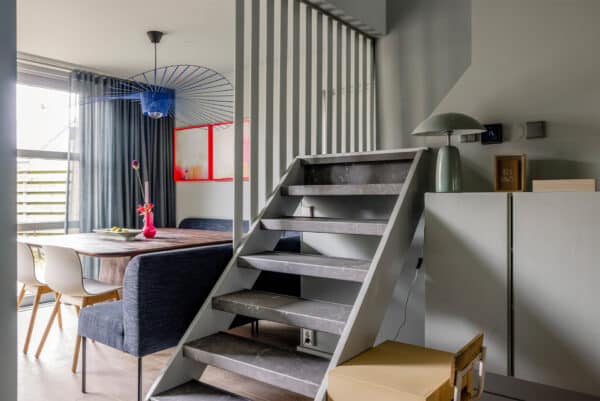 Traprenovatie Vtwonen Open Trap Cosmic Stone Vooraanzicht Met Interieur 1 600X401
