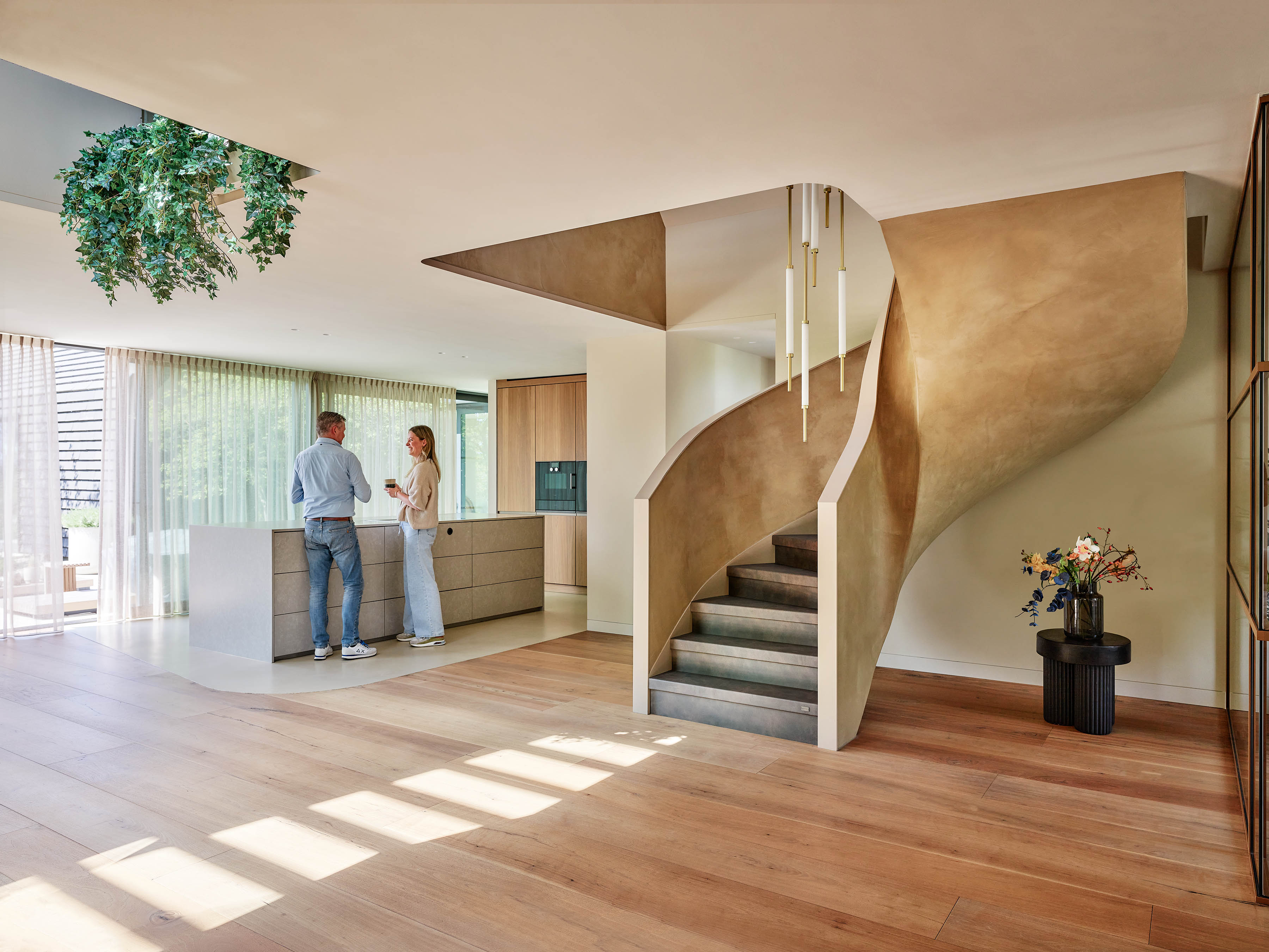 250508 Upstairs 157269