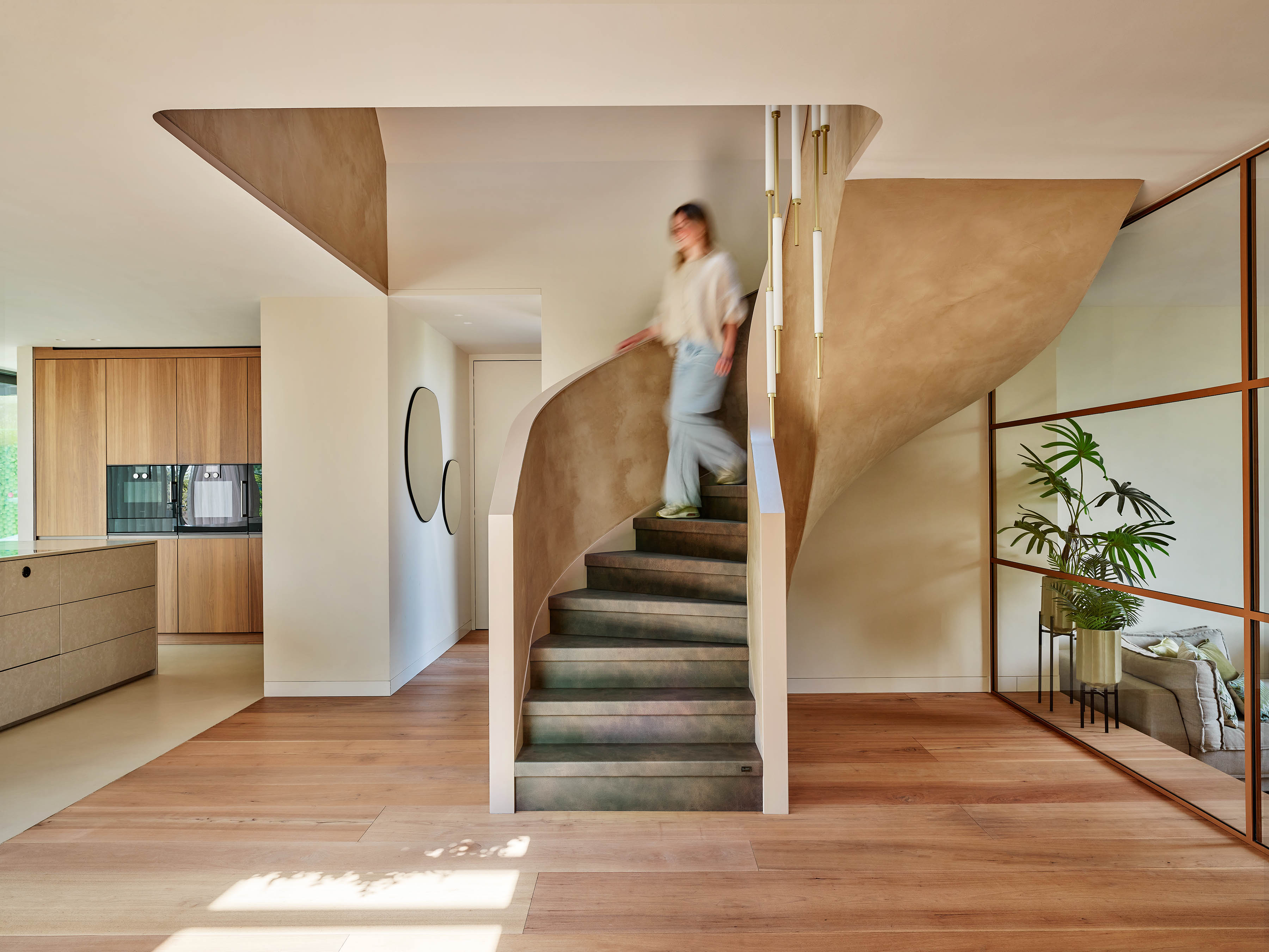 250508 Upstairs 157208