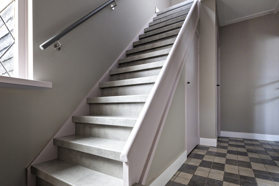 Soorten Trappen Betonnen Trap Renoveren Cloudy Cement Mobiel