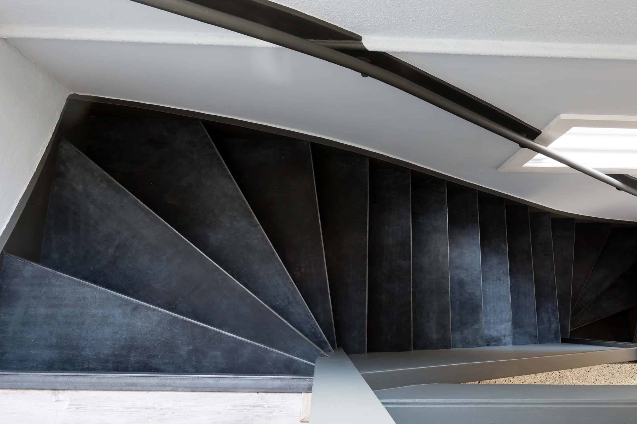 Traprenovatie Leer Extreem Off Black Slider 4 1