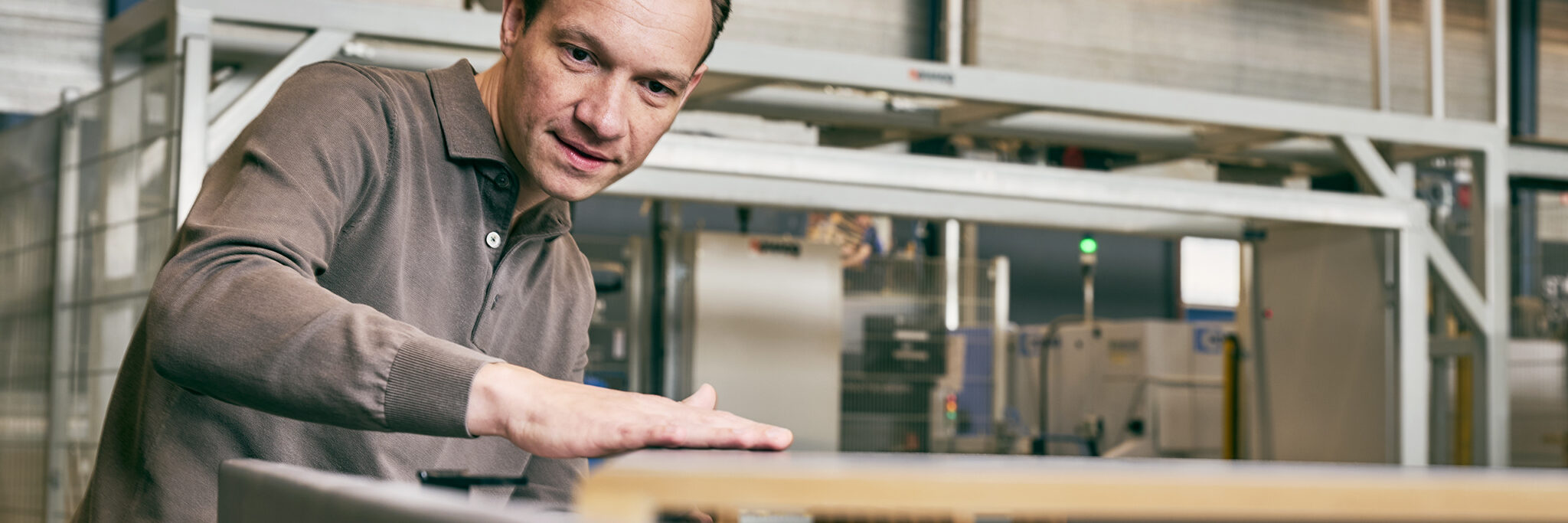 Upstairs Original Toplaag Kwaliteitscontrole Header 2560X854 1 2048X683