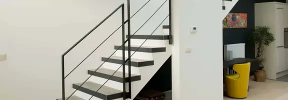 Upstairstraprenovatie Header Desktop Toerchique Trap Extreem Bijzonder Leer Leuning 2048X683.Jpg