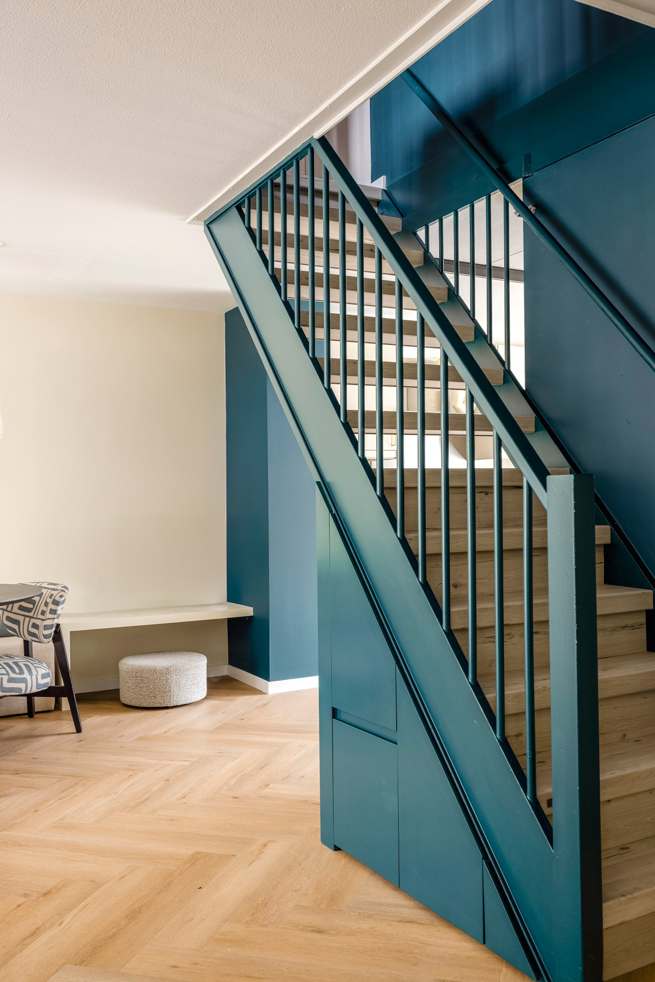 Traprenovatie Vt Wonen Open Trap Misty Oak Schuinvoor Aanzicht