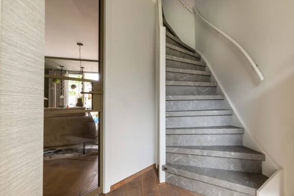 Traprenovatie Cosmic Stone Slider 1 600X400