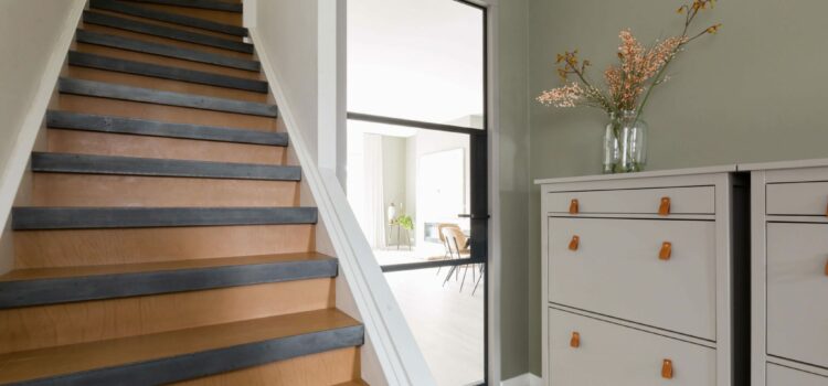 Je Trap Achter Een Deur Verstoppen Of Niet 750X350 (1)